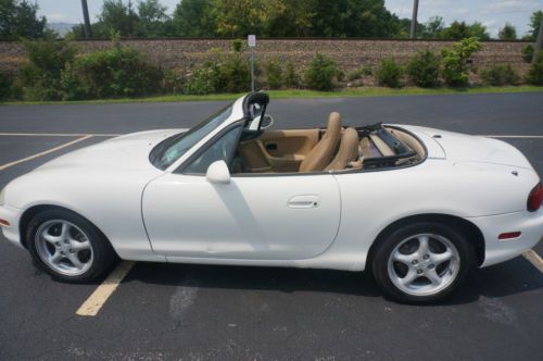 1999 white mazda miata base convertible 2-door 1.8l nardi torino