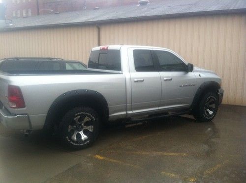 2011 silver dodge ram 1500 slt, 4x4, mint condition w/ great extras!!
