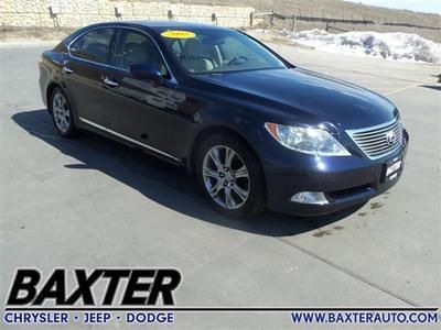 4.6l sunroof cd 1st row lcd monitors:  1 4 wheel disc brakes abs brakes compass