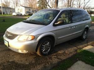 '01 limited awd chrysler town &amp; country