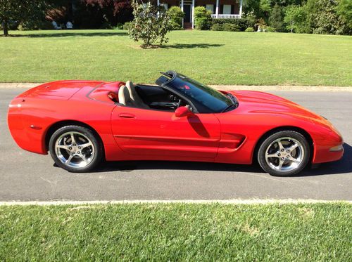 2004 low mileage, extra clean convertible chevy corvette