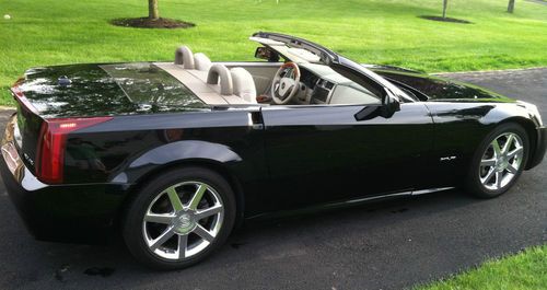 2004 cadillac xlr base convertible 2-door 4.6l