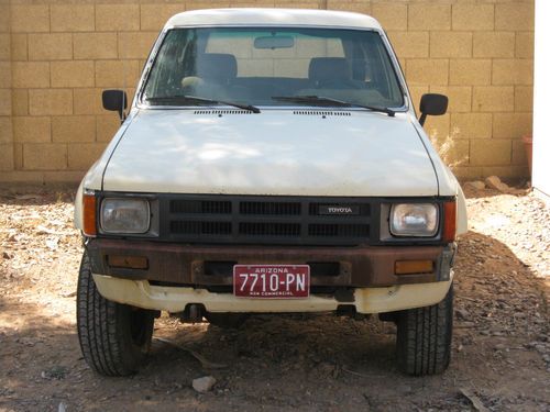 1985 toyota 4runner efi straight axle completely stock!!!! has a/c!!