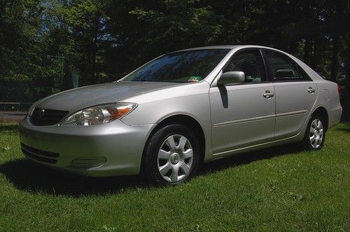 Low mileage 2004 toyota camry le sedan, 4 cyl, auto trans, new tires  runs great
