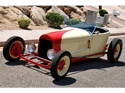 1926 ford 'lakes modified' model t roadster - gilmore special in mint condition!