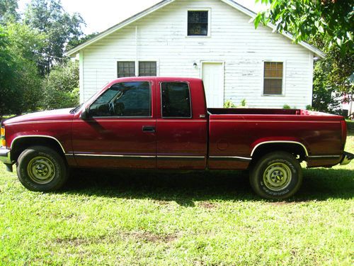 1995 chevy, silverado 2500, diesel, 4xd, maroon, 2 door extended cab