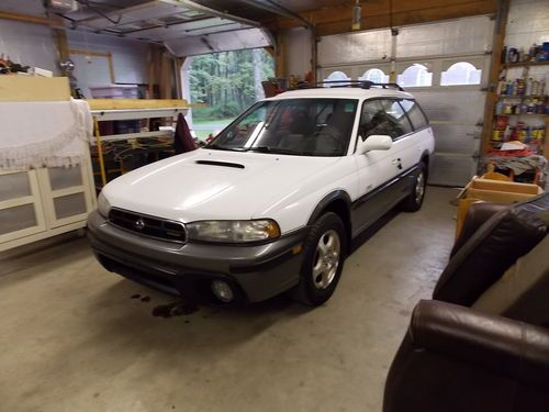 1997 subaru outback leather, heated seats, automatic trans, keyless entry, cd pl