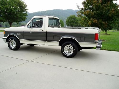 1989 ford f150 xlt lariat .. 1 owner .. 66k miles .. a must see truck ..