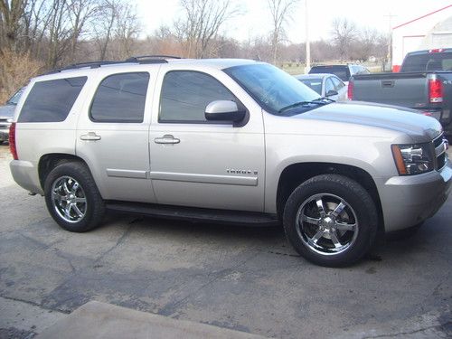 2008 tahoe lt 4x4 4dr low 48k miles loaded leather clean title tan charcoal lthr