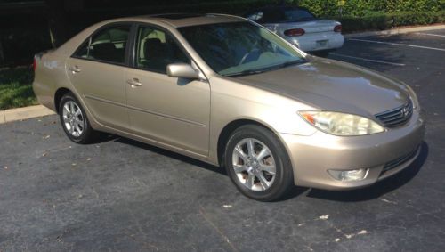 2005 toyota camry xle, leather, no accidents original only owner