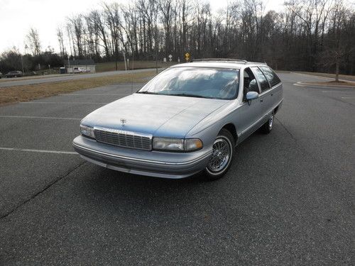 1994 chevrolet caprice classic wagon 4-door 5.7l light blue no reserve!