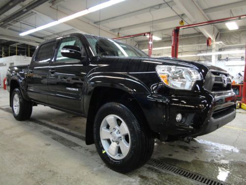 New 2014 tacoma double cab 6 speed manual v6 4x4 trd sport hood scoop 4wd stick