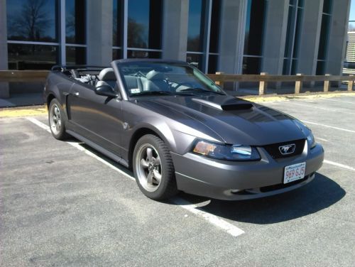 2004 ford mustang gt convertible 2-door 4.6l  40th anniversary