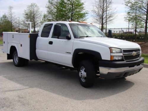 Sevice utility 9&#039;x8&#039; 6.0l ext. cab dually 1 owner