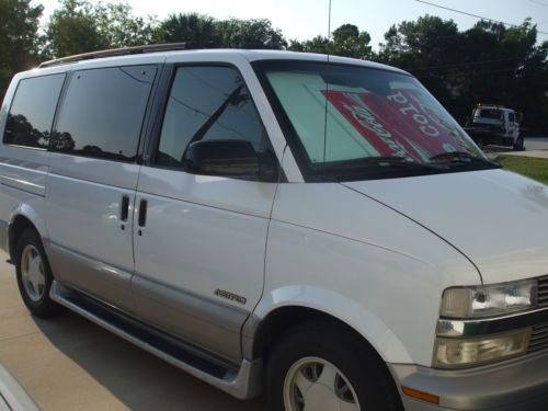 1999  chevy astro van loaded 4.3 litre. only 32 k miles. like &#034;new&#034; condition!