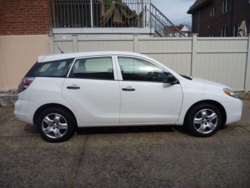 Toyota 05 matrix wagon -a/t cd loaded 90k clean carfax! no reserve!