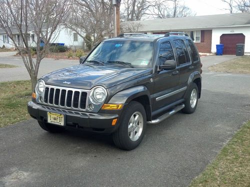 Sell used 2006 Jeep Liberty CRD Limited 4x4 Turbo Diesel ...