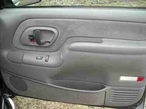 1998 Chevrolet Silverado Z71 4x4 Extended Cab 3rd Door 82,000 Actual Miles, image 9
