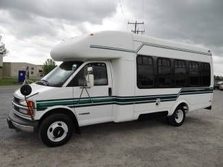 Chevrolet : 2001 startrans 3500 drw shuttle bus braun wheelchair lift 33k miles