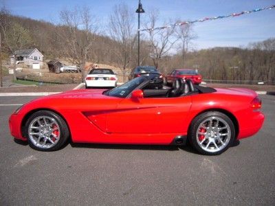 2004 viper srt-10 convertible, 6 speed manual, 8.3l v-10, leather, low miles 12k