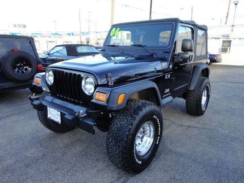 2006 jeep wrangler x 4.0l lifted on 35" bfg's! all new american racing rims!