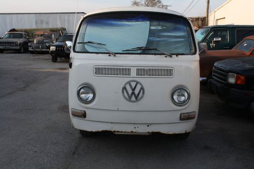1969 bus.has been in storage 10 years. its runs good. project car.