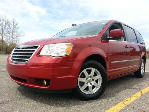 2010 chrsyler town &amp; country 4.0l stow n go loaded many options!!! must see!!!!