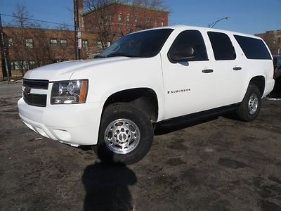 White 2500 ls,4x4,rear air,9 pass,boards,107k hwy miles,tow pkg,e-govt,nice