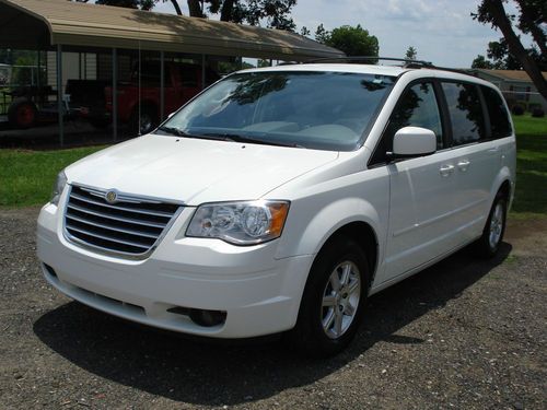 2008 chrysler town &amp; country touring, 66,284 miles, white, loaded