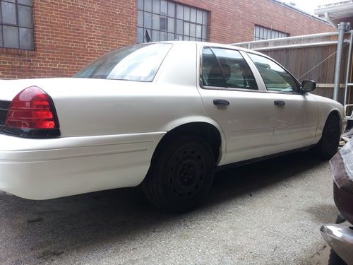 2004 ford crown victoria p71 police package, great paint, low miles