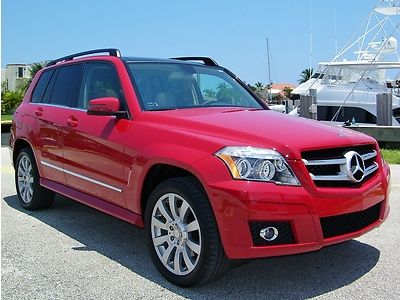 Sporty and stylish!! 1 owner! clean hist! mercedes glk350! pano! south fl car!!