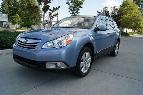2012 subaru outback 3.6r limited. like new. 4,500 miles! leather. power and more