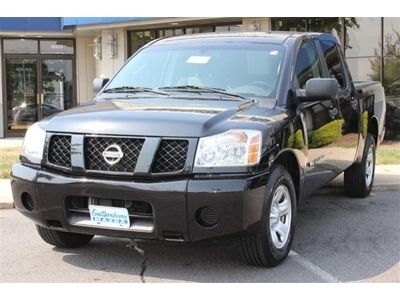 2005 titan xe very nice condition with 5.6l engine bedliner tires good condition