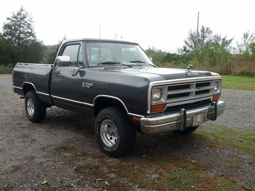 1987 dodge ram w100 4x4 318 v8 short bed 4 speed manual transmission granny low