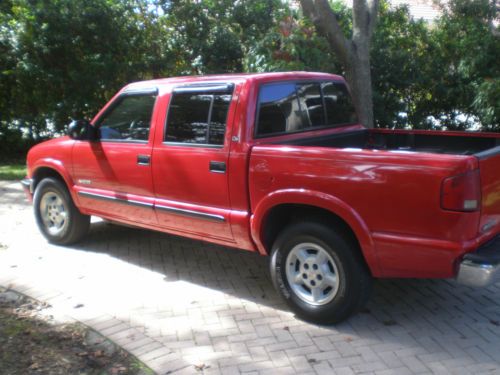 Sell used 2002 S-10 LS 4x4 Crew Cab 4 Door V-6 4.3L Red ...
