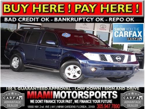 We finance&#039; 07 suv clean carfax low miles navigation sunroof towing package and