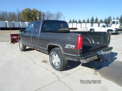 1993 gmc 1500 extended cab with 7.5 &#039; western plow  4x4