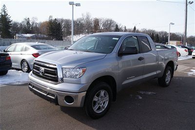 2011 tundra double cab sr5 4x4, silver/blk, xm, bluetooth, tow, 8875 miles