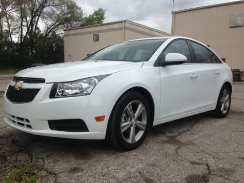 2013 chevrolet cruze lt only 945 miles leather back up camera touch screen