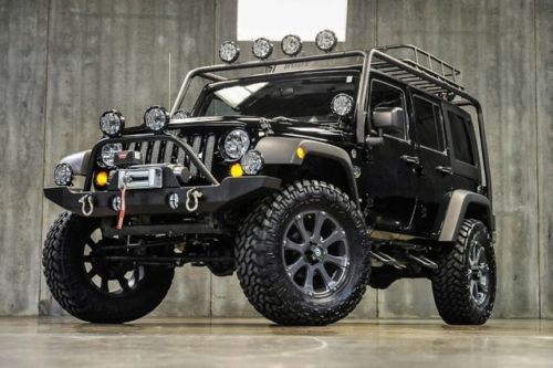 2012 jeep wrangler unlimited! call of duty mw3! 6in lift! custom! only 5k mi!