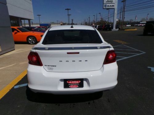 2014 dodge avenger se