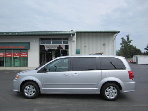 2012 dodge grand caravan with stow and go seats