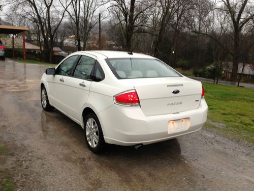 2011 ford focus sel 20k heated leather seats sunroof lowest price everywhere