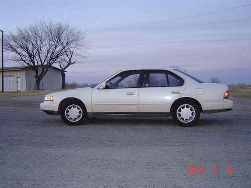 Purchase used 1990 Nissan Maxima GXE Sedan 4-Door 3.0L in ...