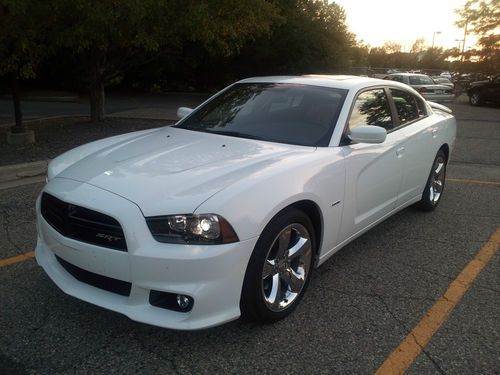 2012 dodge charger rt with oem srt8 front bumper - 18k miles- flowmaster exhaust
