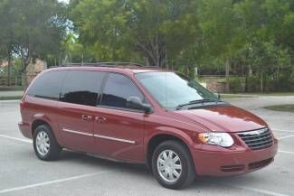 2006 chrysler town and country touring red 3.8l auto stow go 1-owner, no reserve