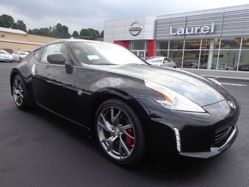 New 13 370z touring coupe 6 speed manual navigation rear camera heated leather