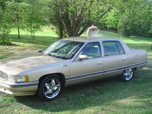 1994 cadillac deville concours sedan 4-door 4.6l