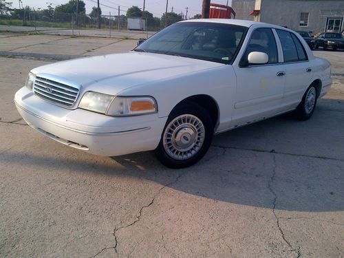 Ford crown victoria, no dents, cold ac, strong engine and transmission