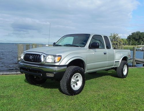 2003 toyota tacoma v-6 ext cab 4x4 sport bed 5-speed manual trans.